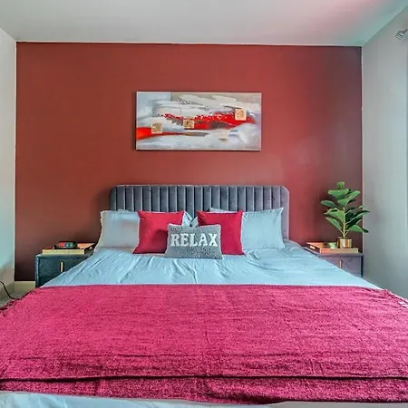 Packhouse Nrg/Med Center Apartment